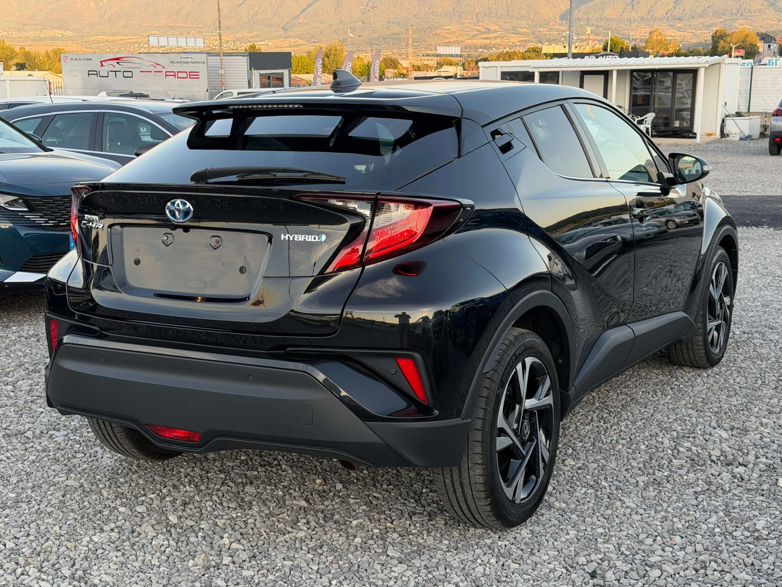 Toyota C-HR 1.8H FACE / РЕАЛНИ КМ / 1 СОБСТВЕНИК / ОТ ТОЙОТА, снимка 3 - Автомобили и джипове - 55961932