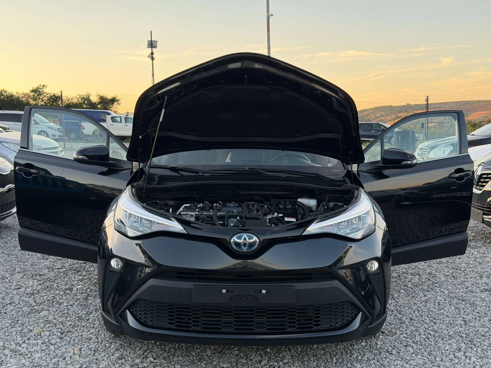Toyota C-HR 1.8H FACE / РЕАЛНИ КМ / 1 СОБСТВЕНИК / ОТ ТОЙОТА, снимка 11 - Автомобили и джипове - 55961932