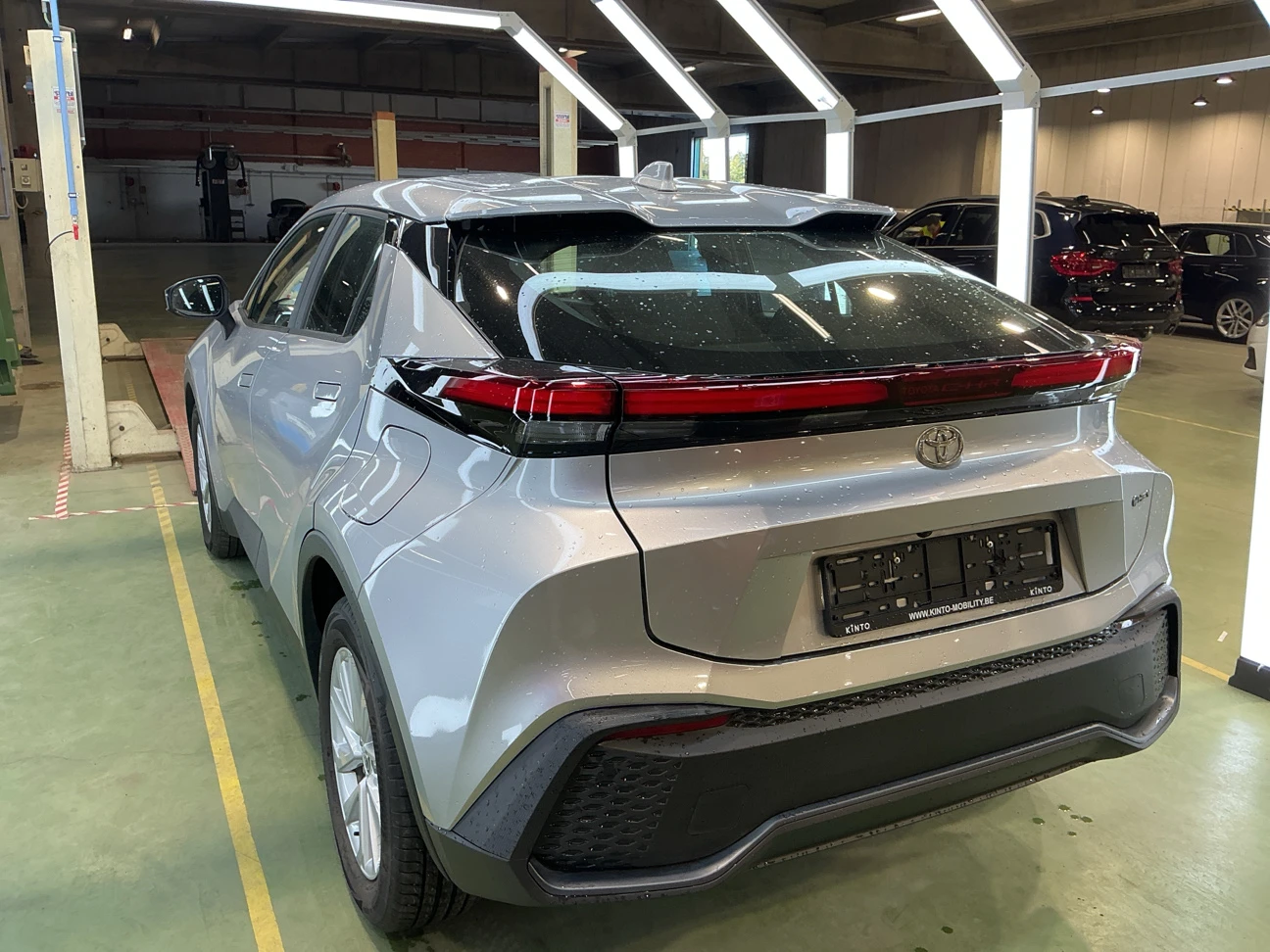 Toyota C-HR 1.8L Hybrid Dynamic e-CVT Navi, снимка 2 - Автомобили и джипове - 56163801