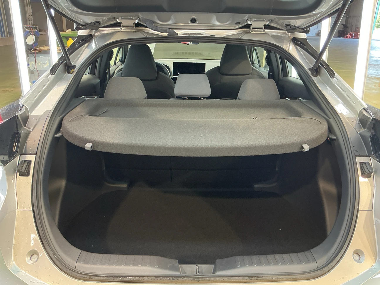 Toyota C-HR 1.8L Hybrid Dynamic e-CVT Navi, снимка 11 - Автомобили и джипове - 56163801