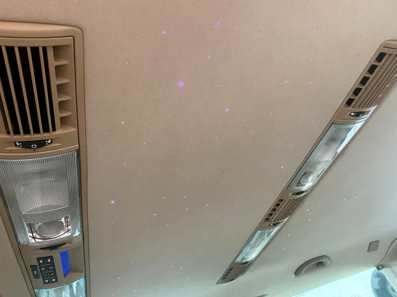 VW Multivan 2.5TDi Италия ---Без аналог---, снимка 14 - Бусове и автобуси - 51509766