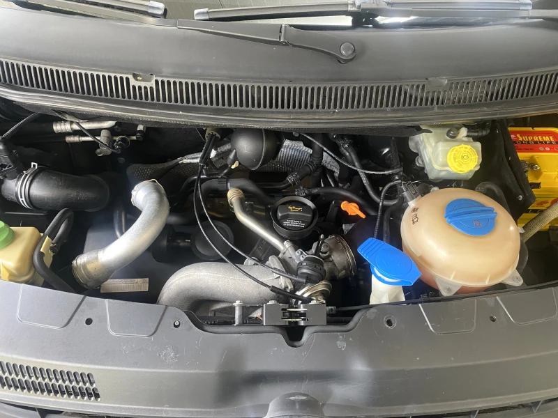 VW Multivan 2.5TDi Италия ---Без аналог---, снимка 17 - Бусове и автобуси - 51509766