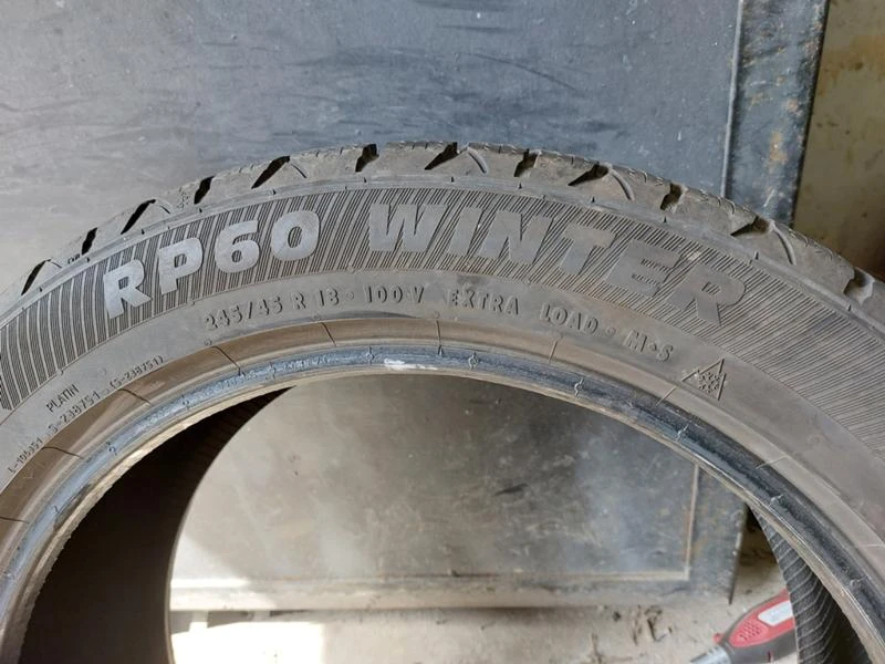 Гуми Зимни 245/45R18, снимка 6 - Гуми и джанти - 36802315