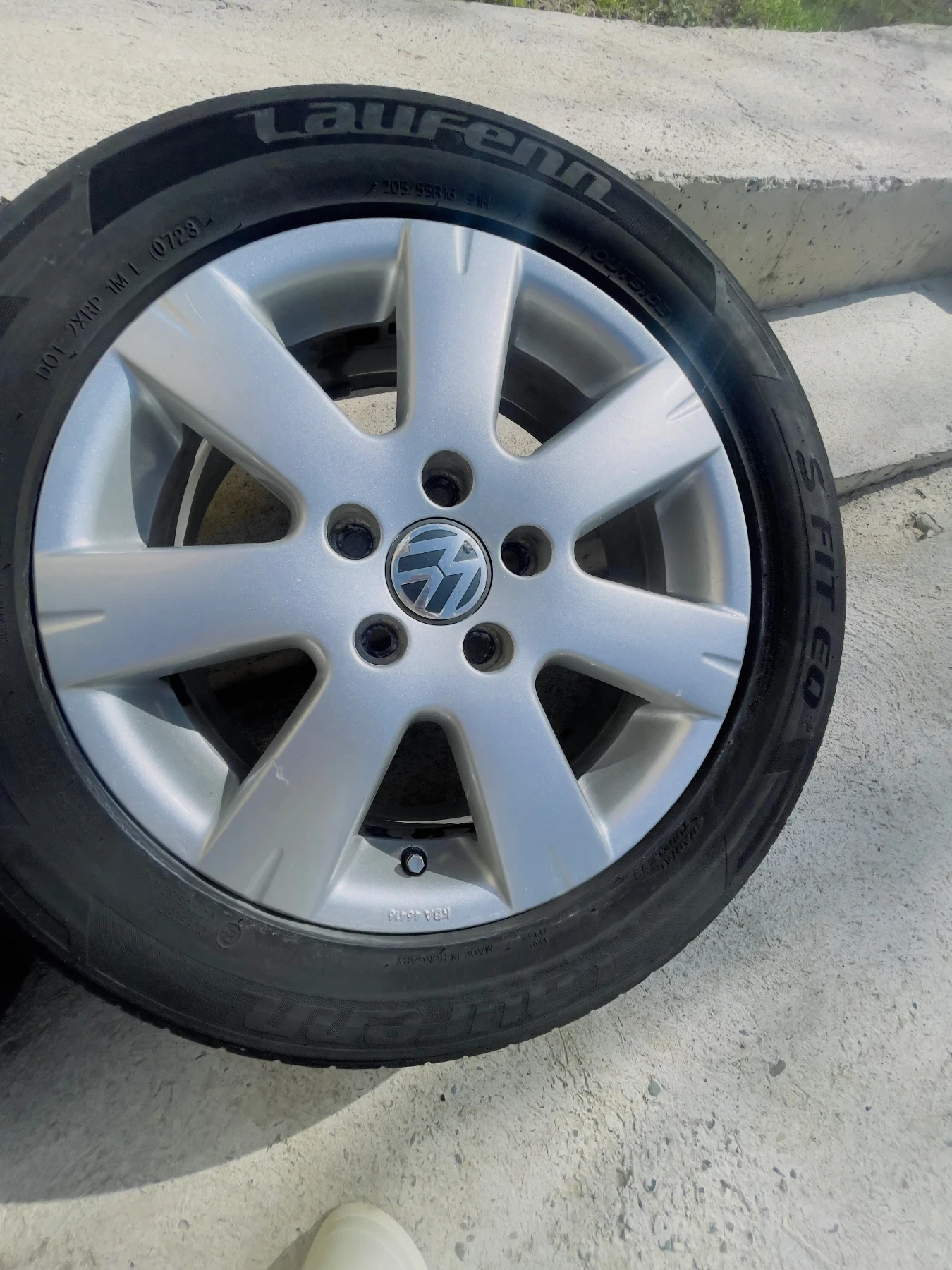 Гуми с джанти Други 205/55R16, снимка 3 - Гуми и джанти - 53836576