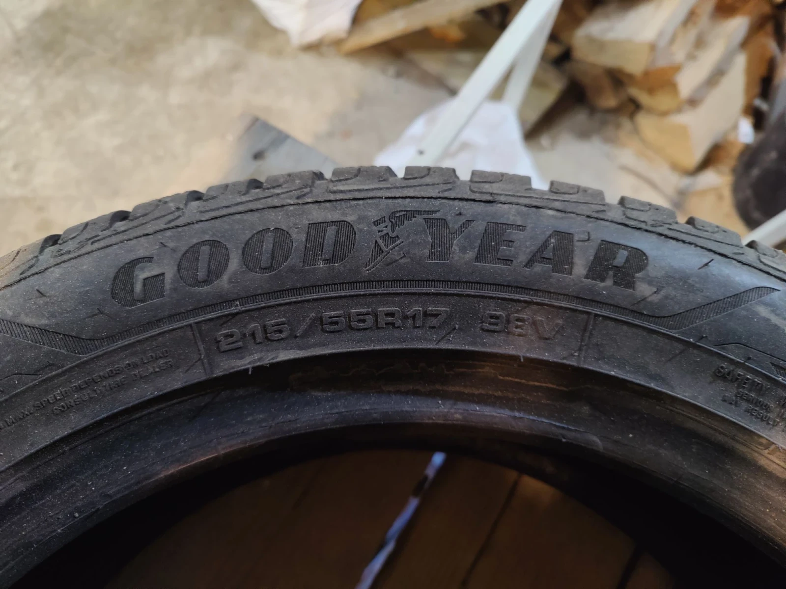 Гуми Зимни 215/55R17, снимка 6 - Гуми и джанти - 56706962