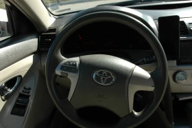 Toyota Camry LE, снимка 9