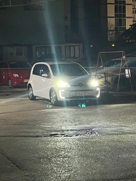 VW Up e-Up! - 8900 € / 17406.89 лв. - 92036875 5