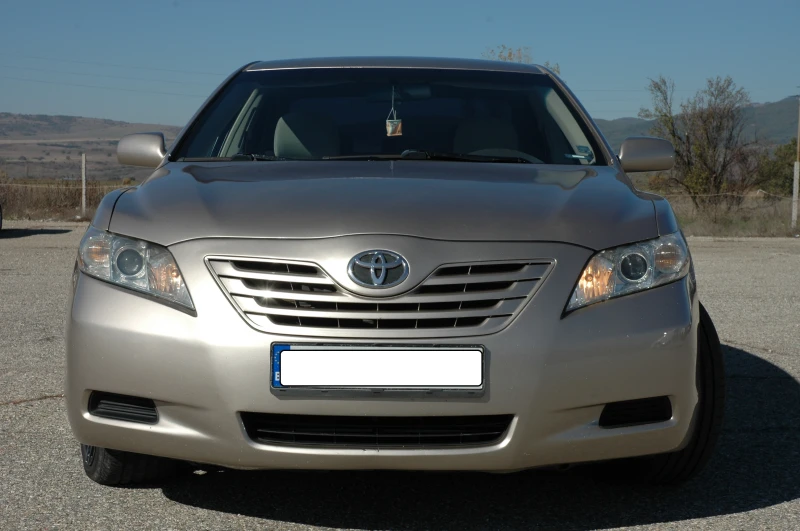 Toyota Camry LE, снимка 6 - Автомобили и джипове - 47678712