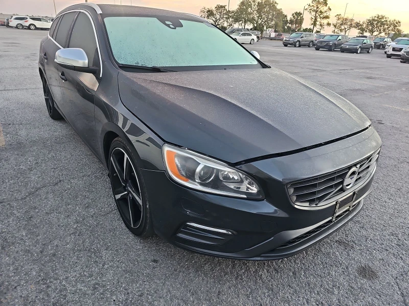 Volvo V60 T6 R-Design, снимка 3 - Автомобили и джипове - 48296071