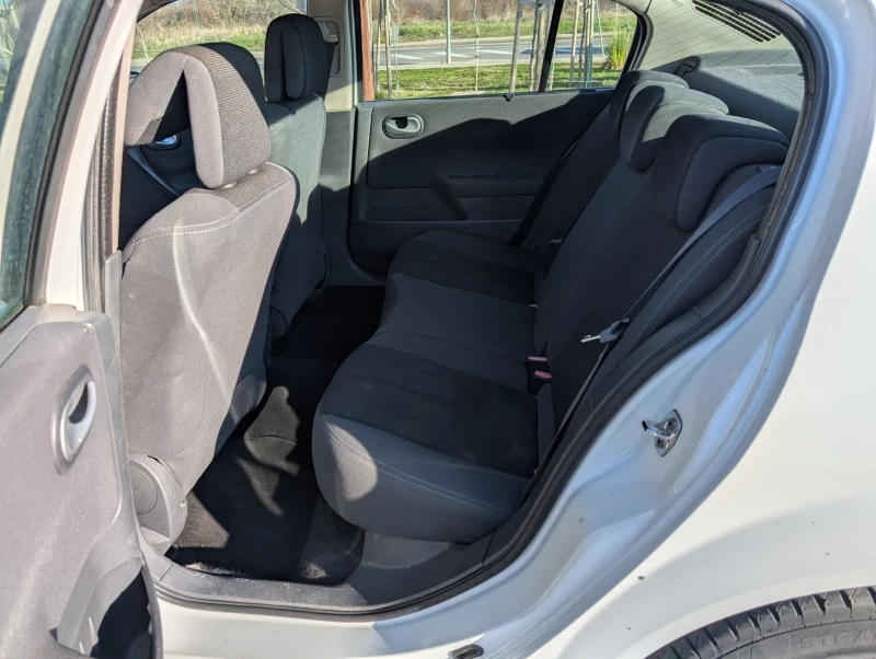 Renault Megane Sedan 1.5 dci, снимка 10 - Автомобили и джипове - 52834504