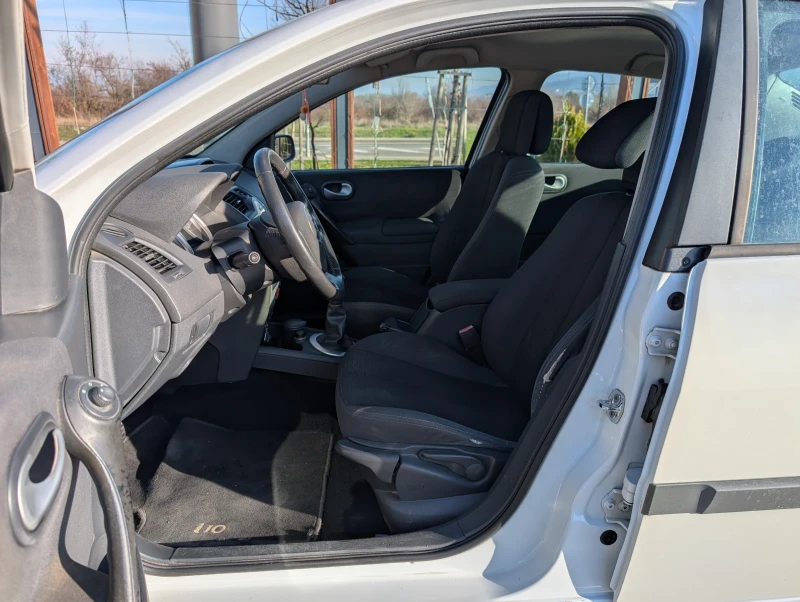 Renault Megane Sedan 1.5 dci, снимка 6 - Автомобили и джипове - 52834504