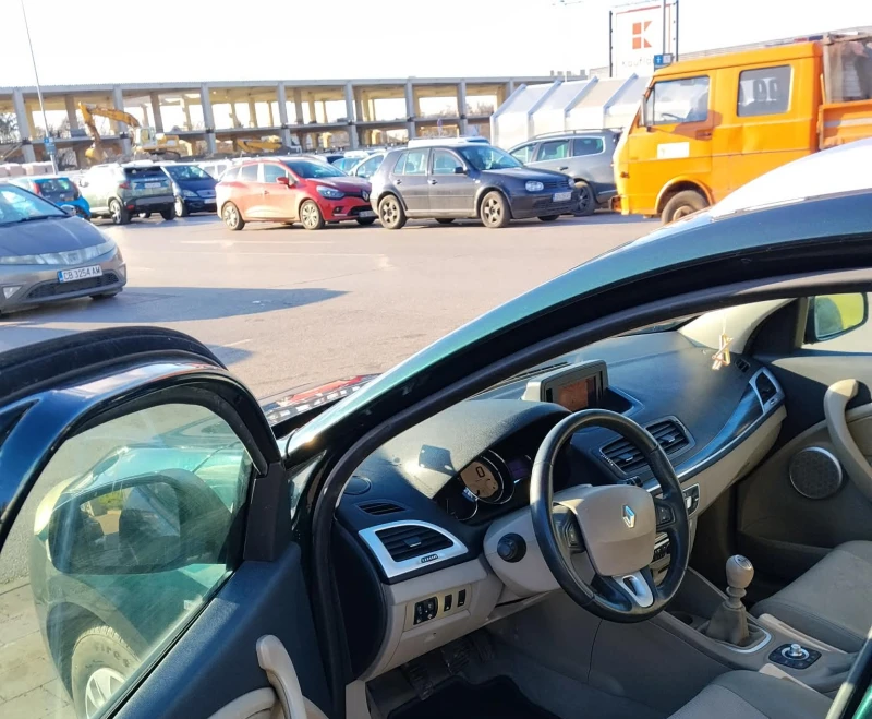 Renault Megane, снимка 12 - Автомобили и джипове - 52938466