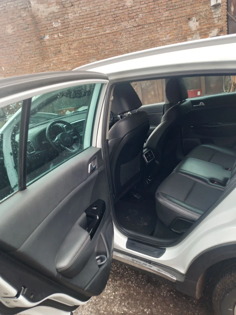 Kia Sportage 1.6 crdi 2020, снимка 10 - Автомобили и джипове - 53379975