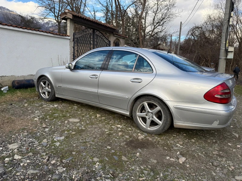 Mercedes-Benz E 320, снимка 5 - Автомобили и джипове - 53400167
