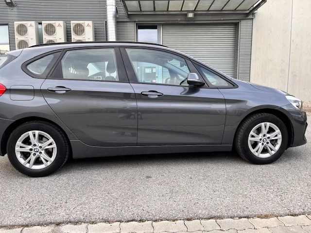 BMW 2 Active Tourer 216d - изображение 3