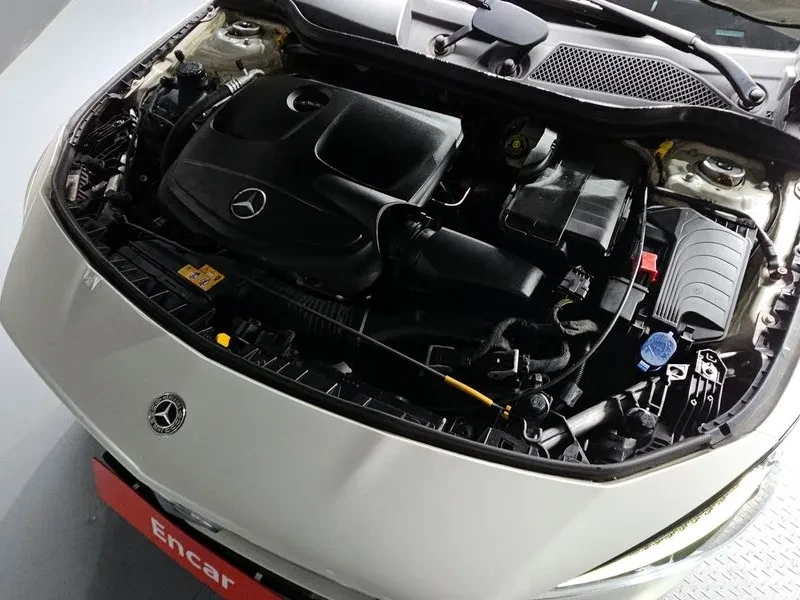 Mercedes-Benz CLA, снимка 6 - Автомобили и джипове - 54288365