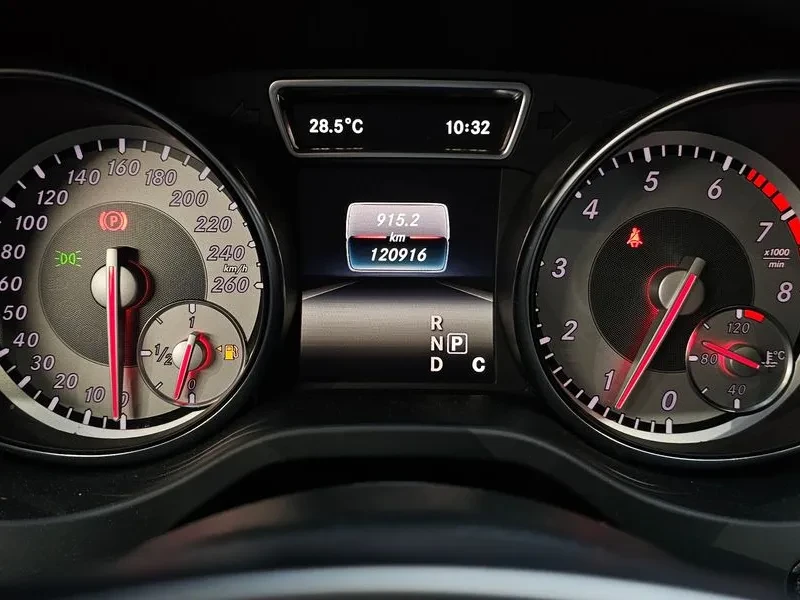 Mercedes-Benz CLA 250 4MATIC AMG STYLE, снимка 8 - Автомобили и джипове - 55719583