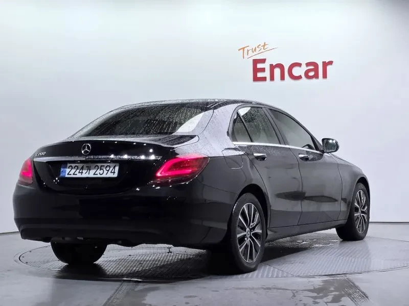 Mercedes-Benz C 200, снимка 2 - Автомобили и джипове - 55784071