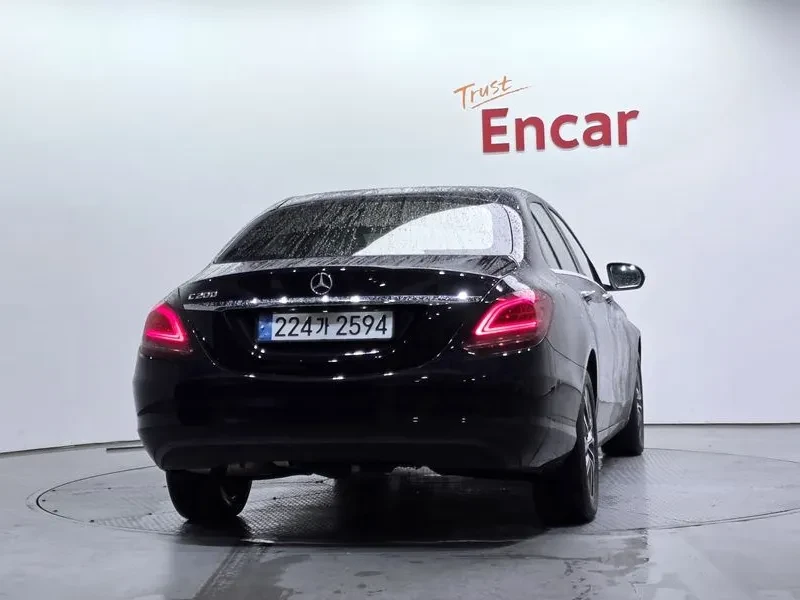 Mercedes-Benz C 200, снимка 4 - Автомобили и джипове - 55784071