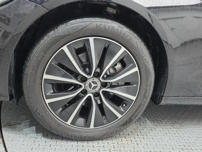 Mercedes-Benz C 200, снимка 5 - Автомобили и джипове - 55784071