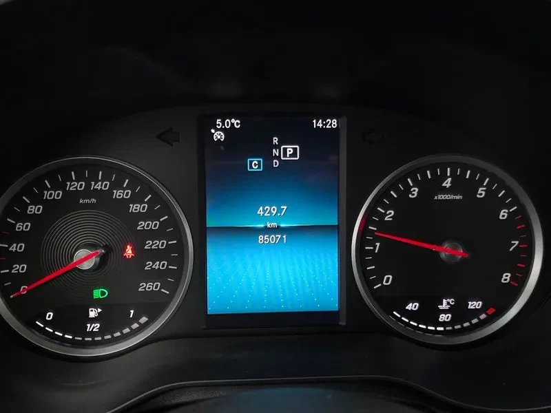 Mercedes-Benz C 200, снимка 8 - Автомобили и джипове - 55784071