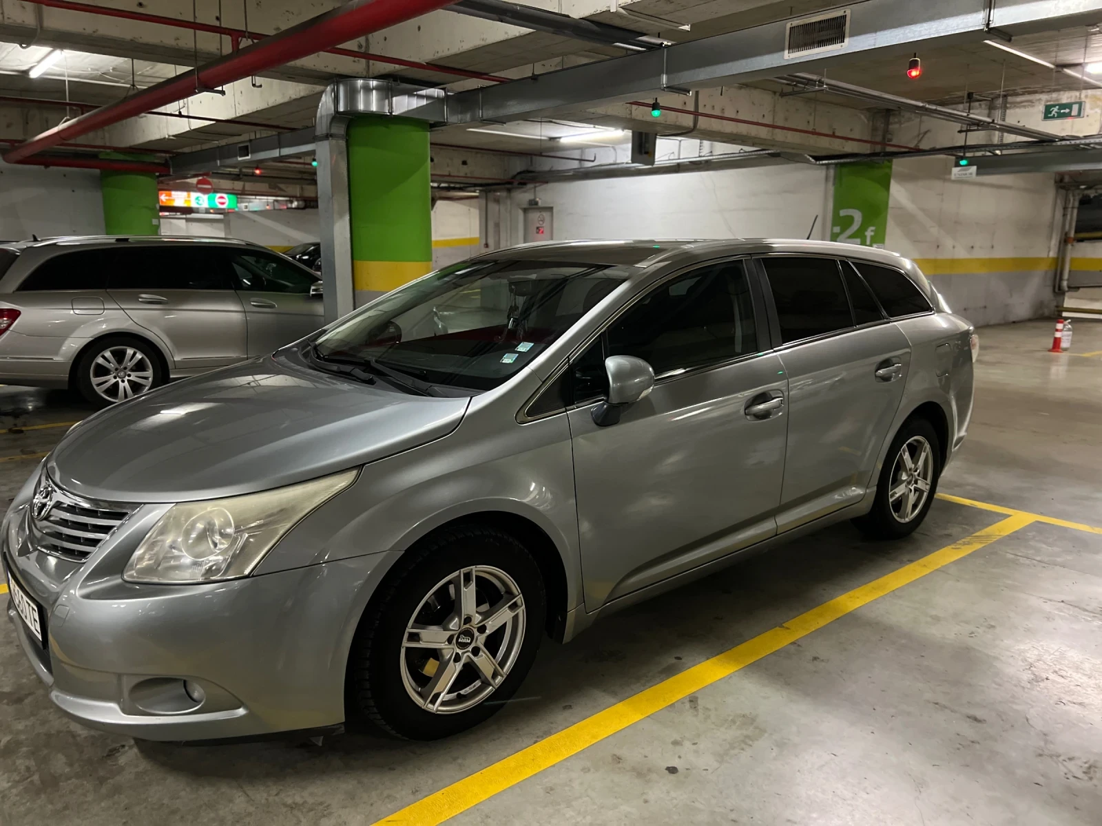 Toyota Avensis Комби  - изображение 3