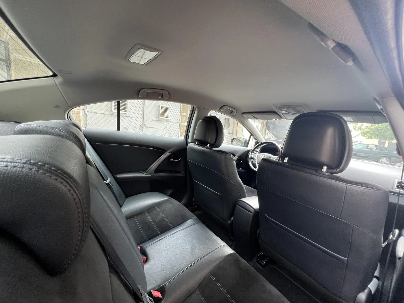 Toyota Avensis 2.0 D-4D - изображение 9