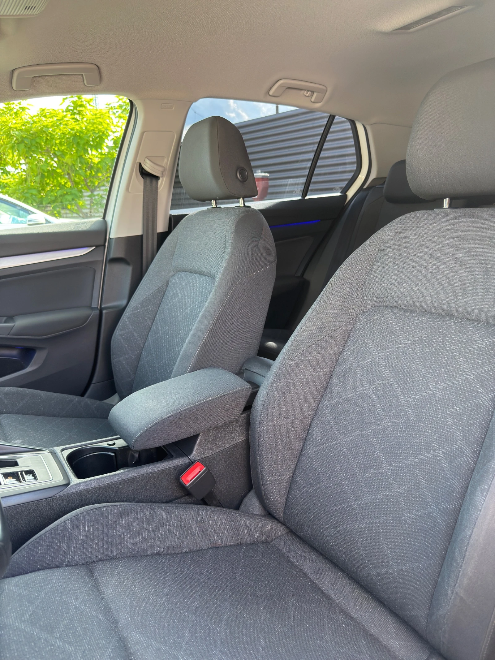 VW Golf VW Golf 8 2.0 TDI, снимка 12 - Автомобили и джипове - 53851914