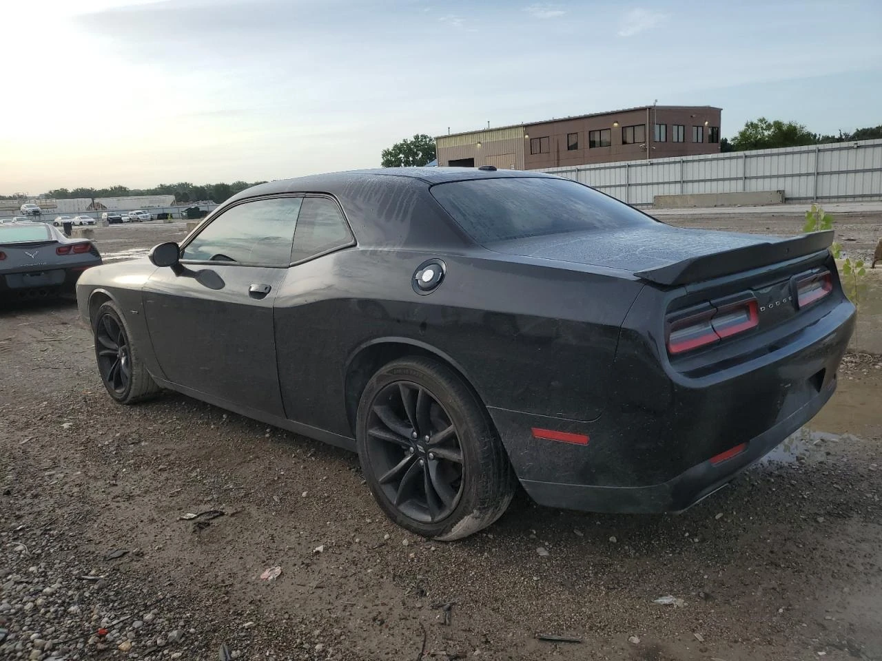 Dodge Challenger R/T V8 2017 - изображение 2