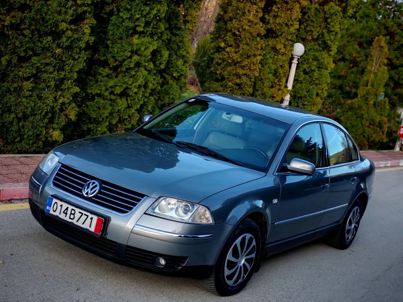 VW Passat 1.9TDI(101)* HIGHLINE* СЕДАН* НОВ ВНОС*  - изображение 2