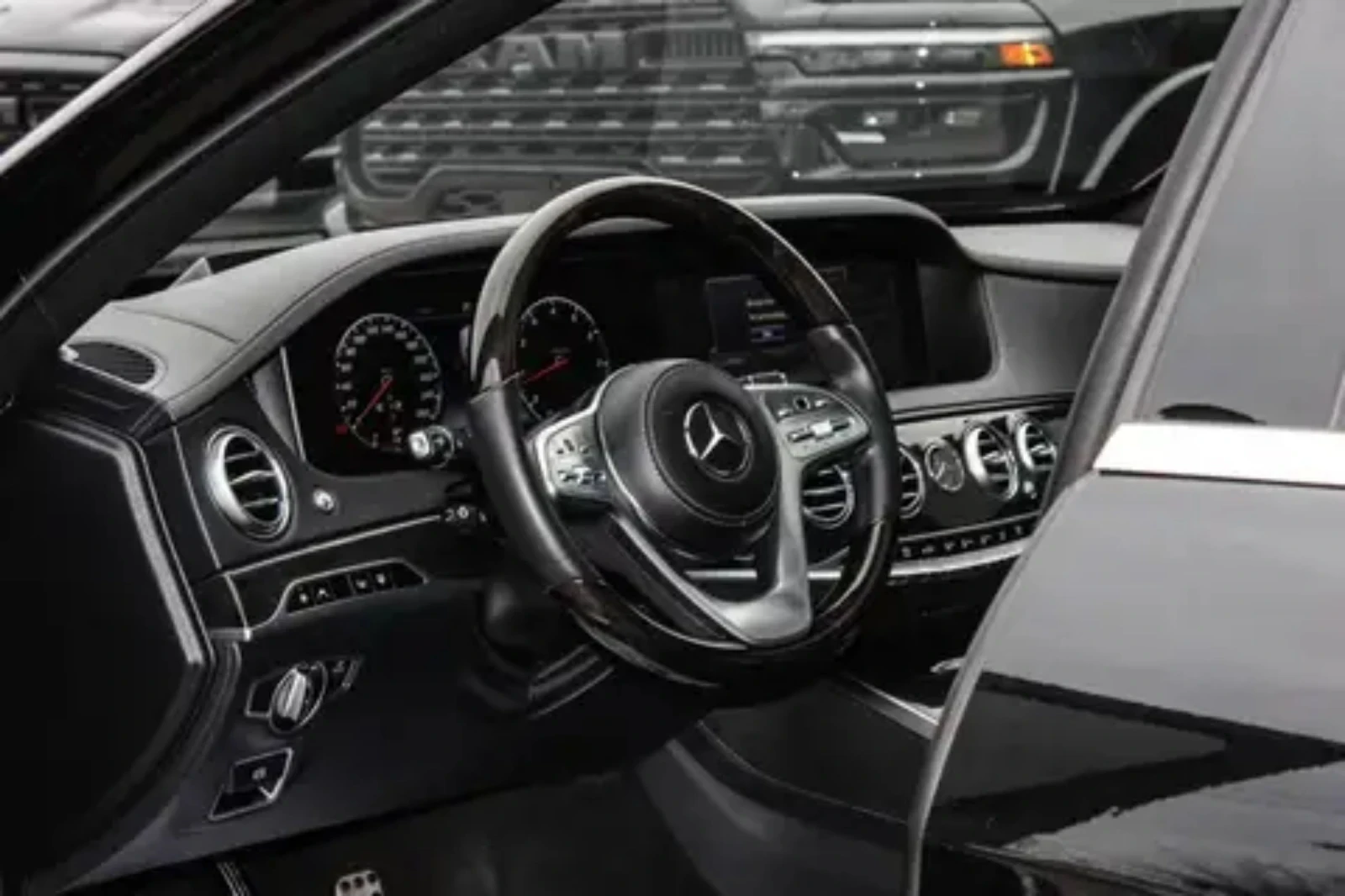 Mercedes-Benz S 560 2020/61200KM/Burnmaster/Pano/360/Carfax, снимка 12 - Автомобили и джипове - 53894530