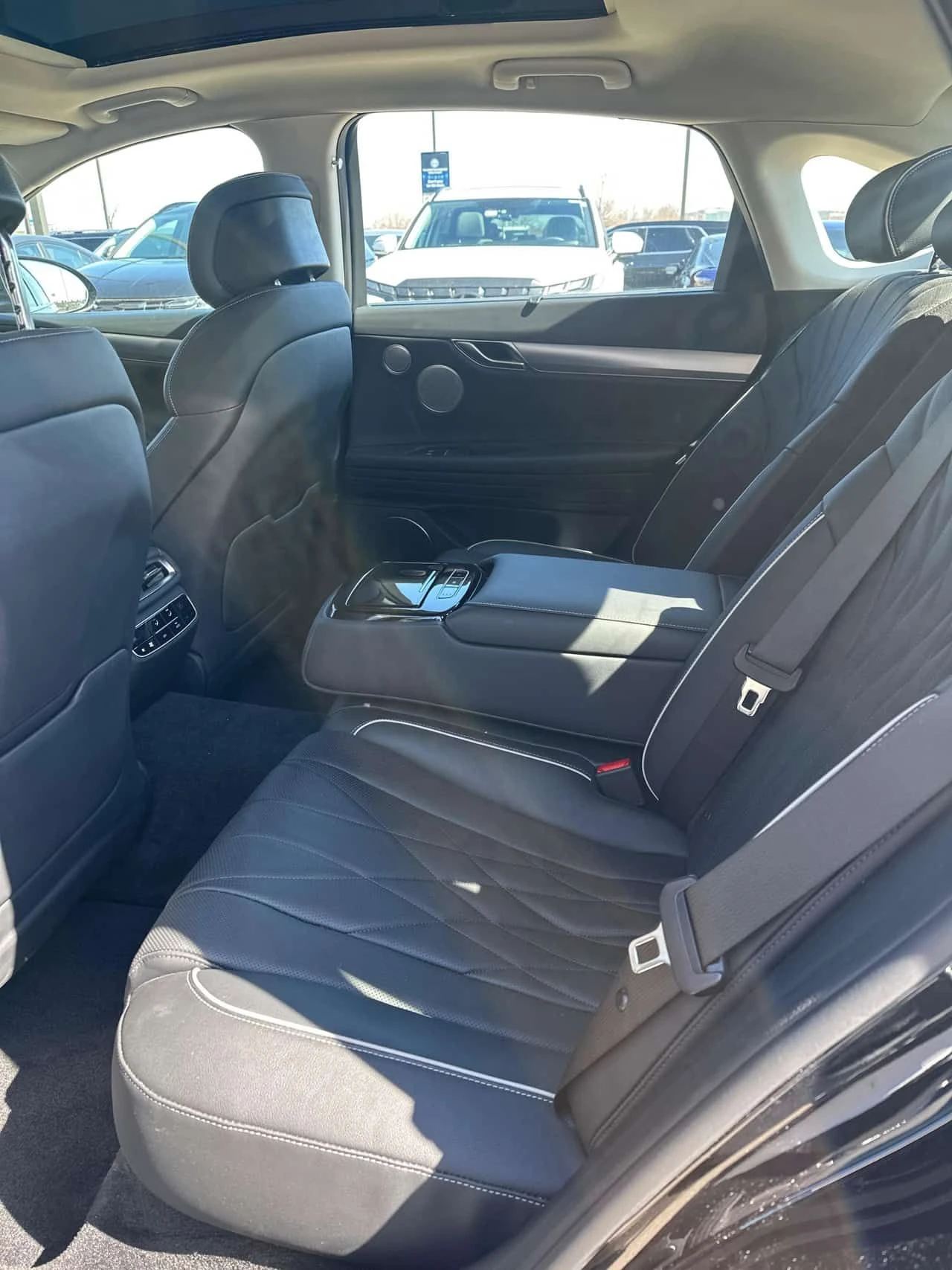 Genesis G80 * 2.5T Advanced * PANO* KEYLESS* ПОДГРЕВ* , снимка 12 - Автомобили и джипове - 54146131