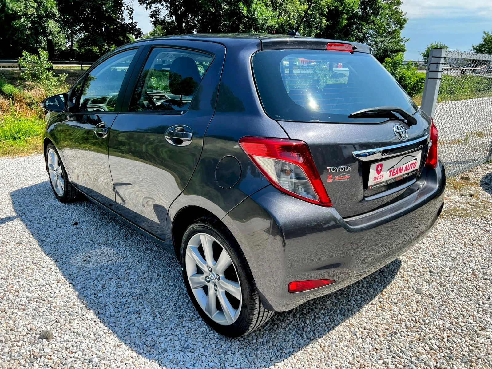 Toyota Yaris 1.33i 78000km AUTOMATIC/CAMERA/ SWISS EDITION, снимка 6 - Автомобили и джипове - 55248659