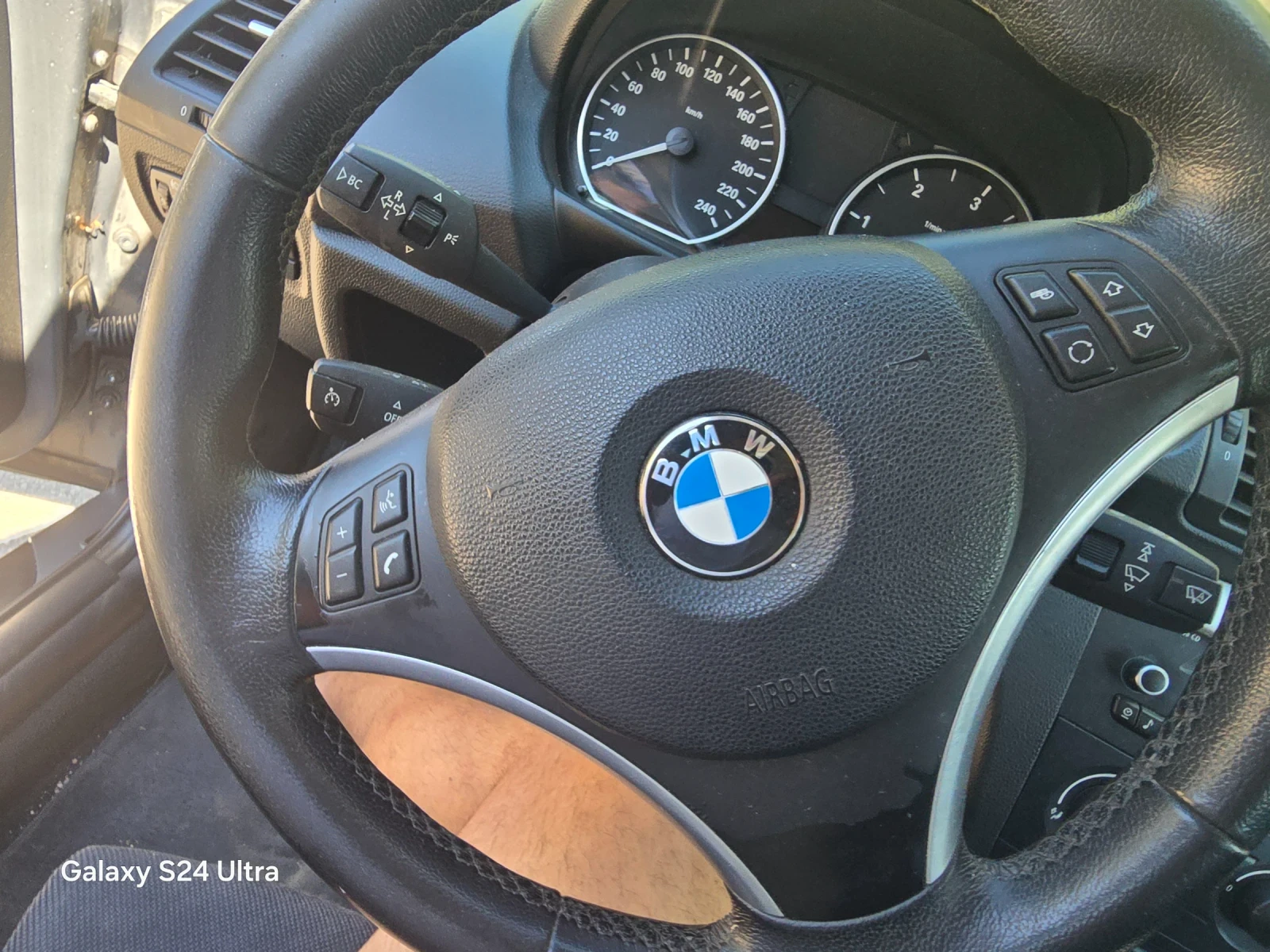 BMW 118 Е87, снимка 12 - Автомобили и джипове - 55472444