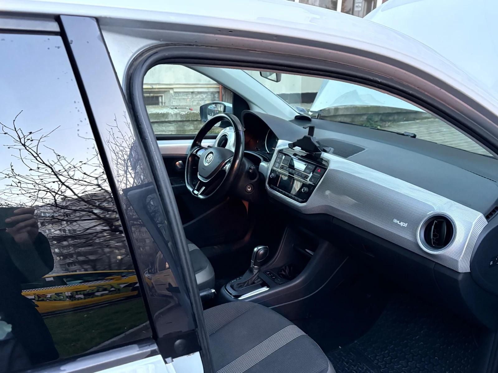 VW Up e-Up!, снимка 3 - Автомобили и джипове - 55474810