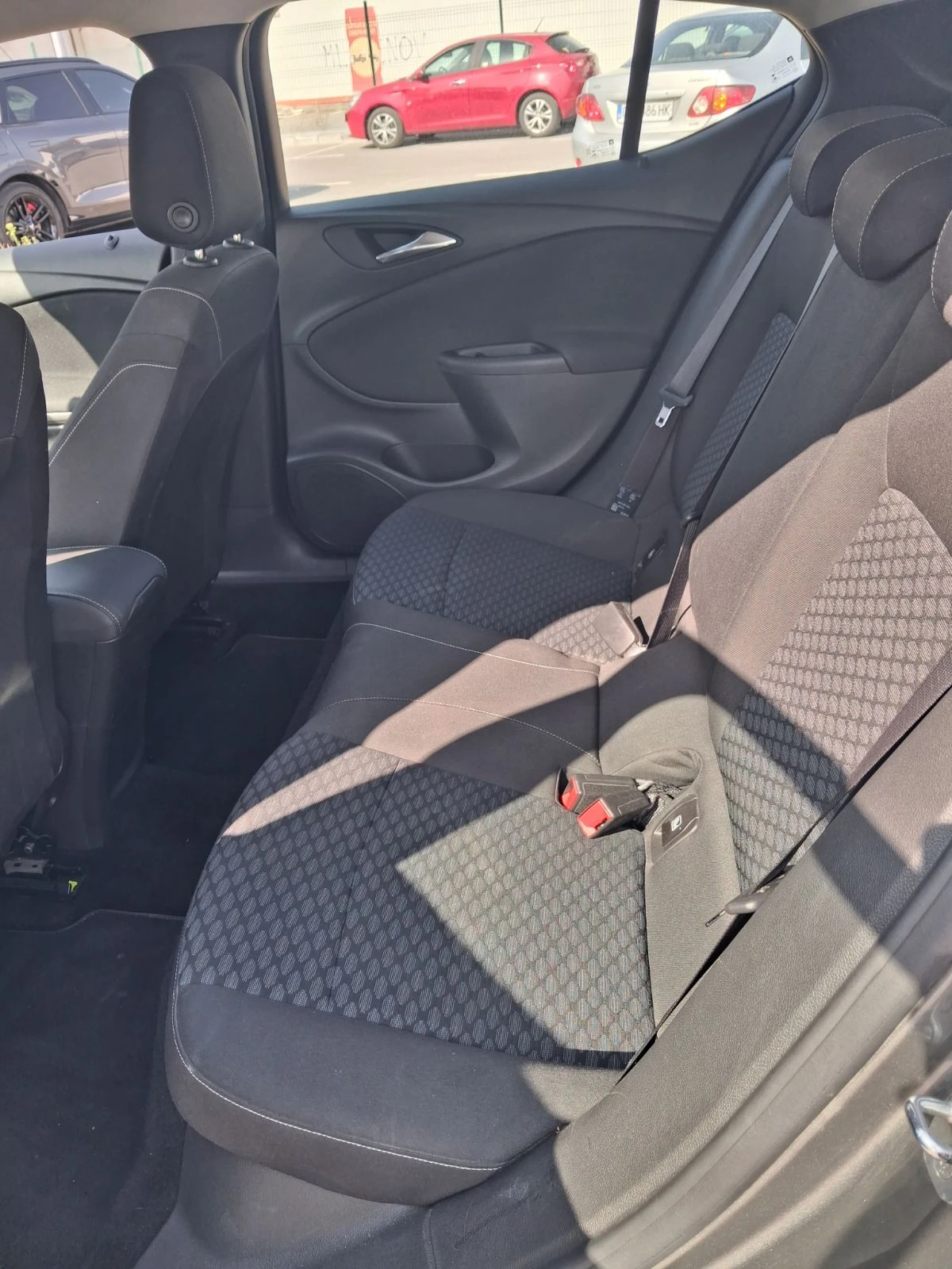 Opel Astra 1.6CDTI, снимка 9 - Автомобили и джипове - 55894567