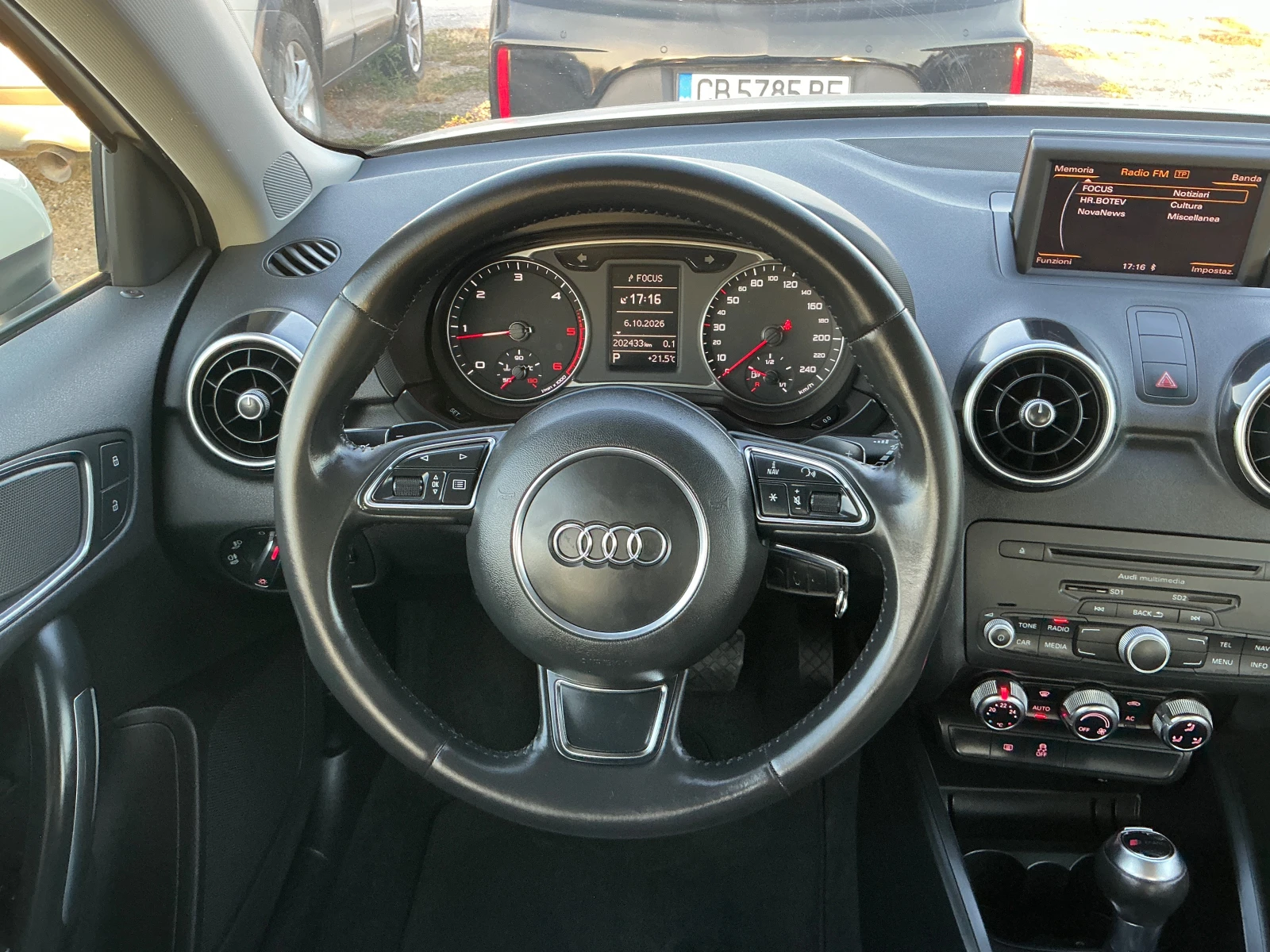 Audi A1 1.6 TDI, снимка 9 - Автомобили и джипове - 56376125