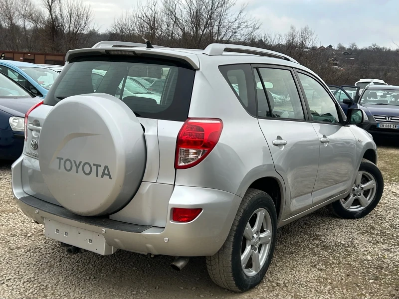 Toyota Rav4 2.2D 136к.с NAVI 6ск Италия 4х4, снимка 6 - Автомобили и джипове - 48787003