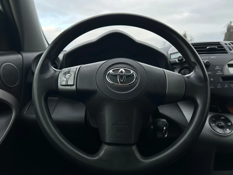 Toyota Rav4 2.2D 136к.с NAVI 6ск Италия 4х4, снимка 10 - Автомобили и джипове - 48787003