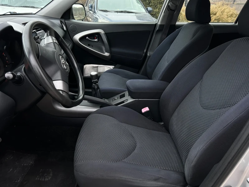 Toyota Rav4 2.2D 136к.с NAVI 6ск Италия 4х4, снимка 7 - Автомобили и джипове - 48787003