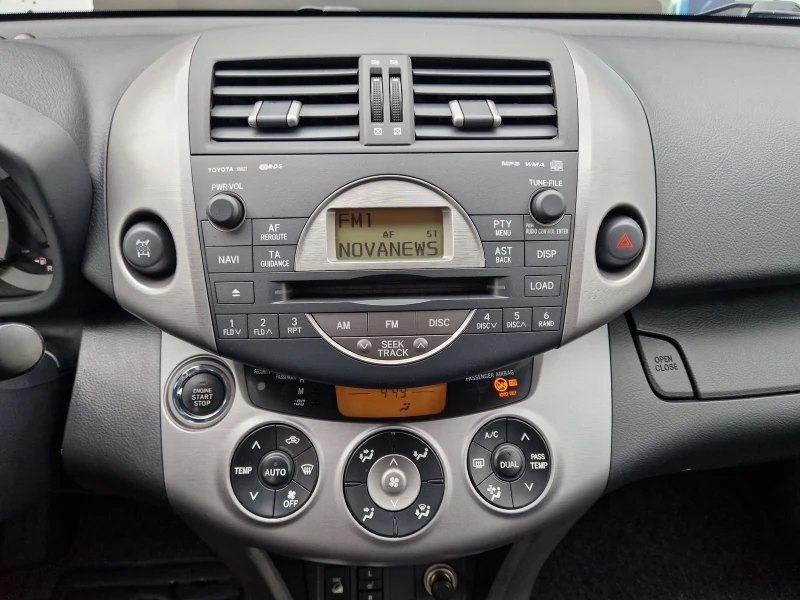Toyota Rav4 2.0i Avtomatik FULL 4x4, снимка 13 - Автомобили и джипове - 50012911