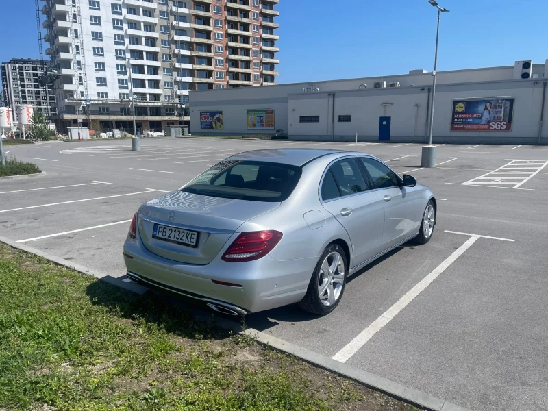 Mercedes-Benz E 220 d 194HP 9G-tronik РЕГИСТРИРАН ОБСЛУЖЕН ПЕРФЕКТЕН, снимка 4 - Автомобили и джипове - 53377680
