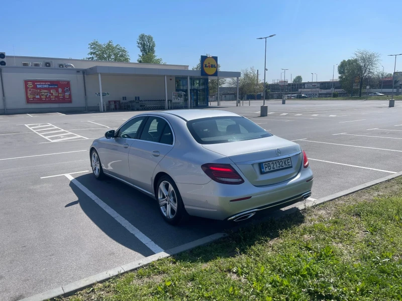 Mercedes-Benz E 220 d 194HP 9G-tronik РЕГИСТРИРАН ОБСЛУЖЕН ПЕРФЕКТЕН, снимка 3 - Автомобили и джипове - 53377680