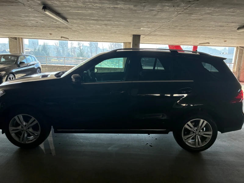 Mercedes-Benz GLE 250 d 4X4 9G-tronik РЕГИСТРИРАН ОБСЛУЖЕН ПЕРФЕКТЕН, снимка 2 - Автомобили и джипове - 52817021