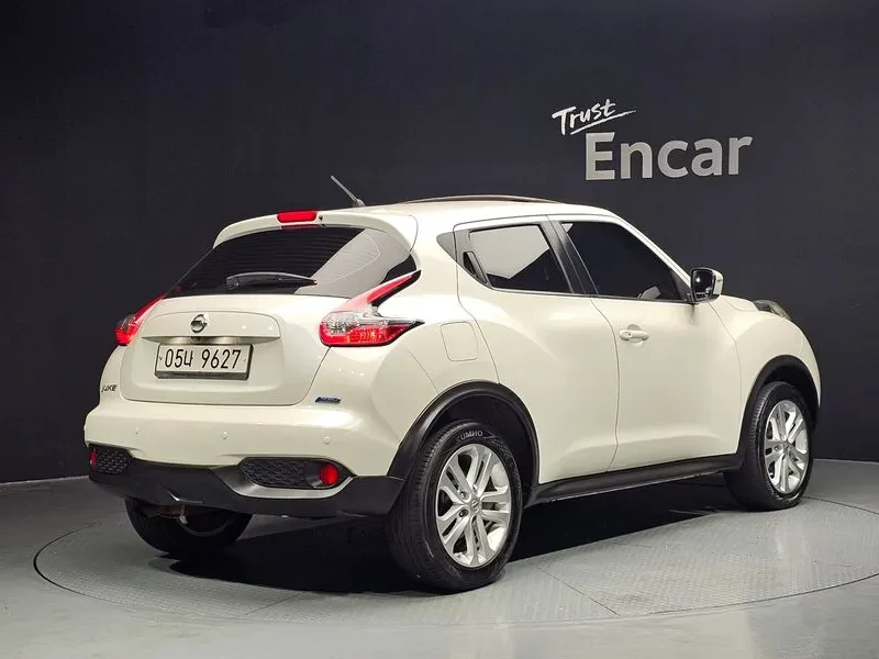 Nissan Juke SV F15 1.6 Бензин, снимка 2 - Автомобили и джипове - 55458339