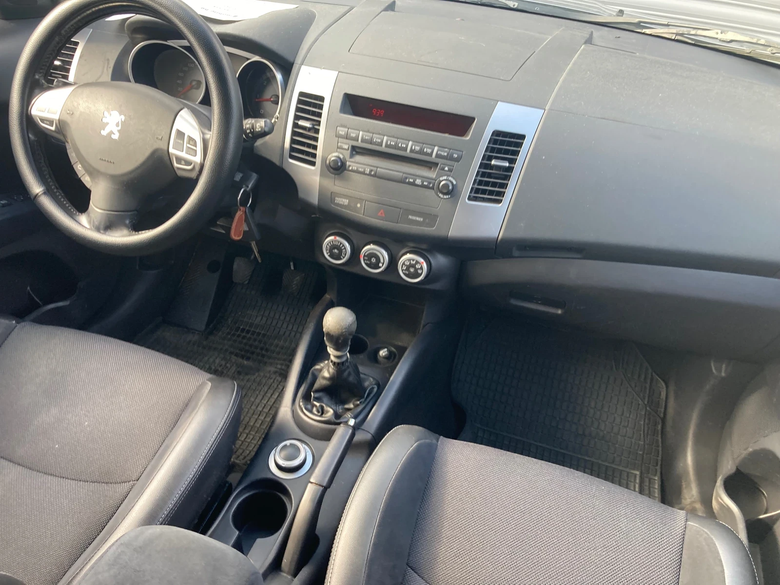 Peugeot 4007 2.2 HDI KLIMA, снимка 15 - Автомобили и джипове - 51912013
