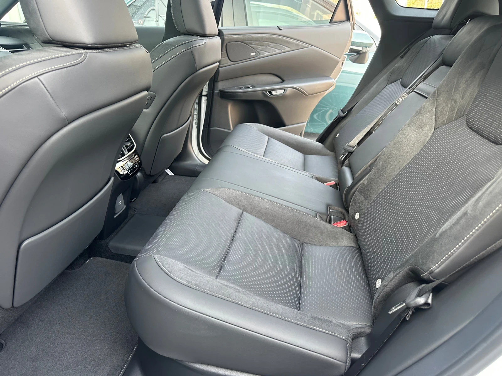 Lexus RX 450h plus Luxury, снимка 10 - Автомобили и джипове - 53899350