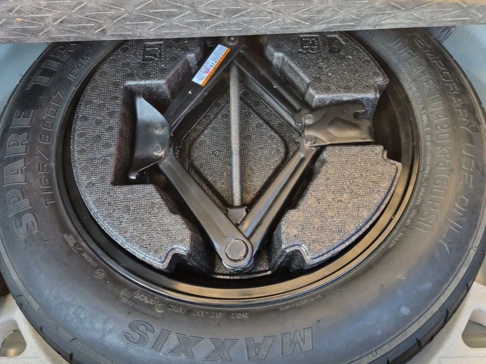 Toyota Rav4 XSE АВТО КРЕДИТ, снимка 6 - Автомобили и джипове - 53974394