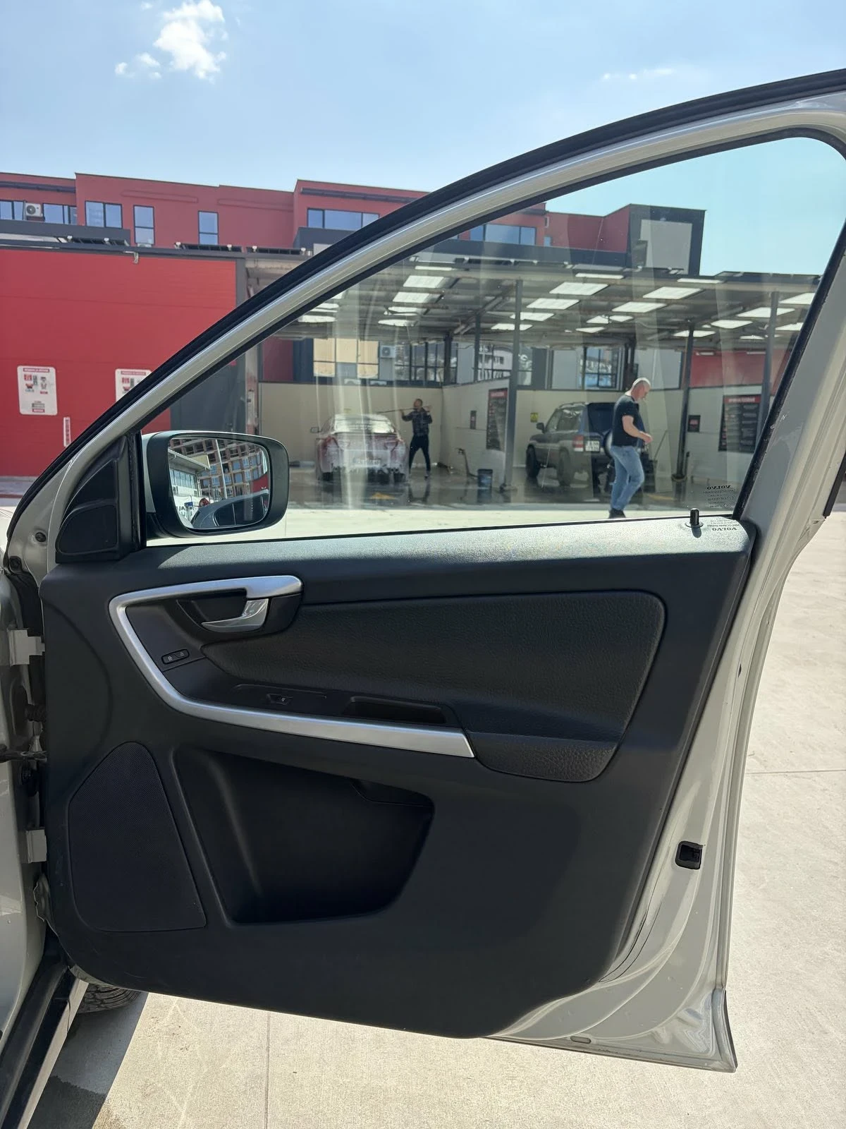 Volvo XC60 D5, снимка 8 - Автомобили и джипове - 53993591