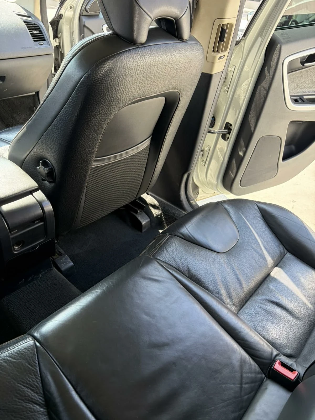 Volvo XC60 D5, снимка 16 - Автомобили и джипове - 53993591